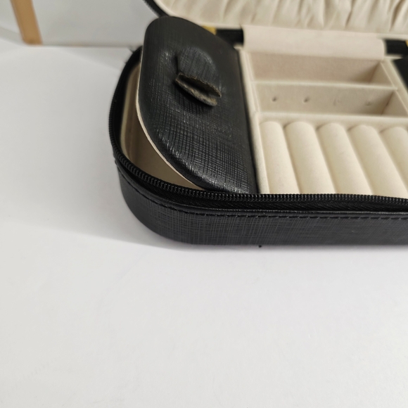 Vlando Black Jewelry Organizer Bag - Picture 4 of 10